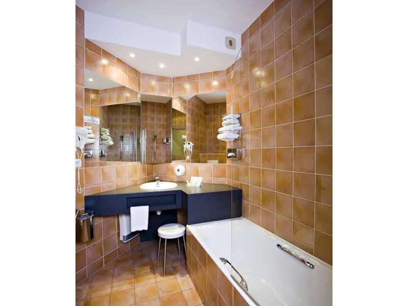 Chille Logis Hotel Parenthese, Restaurant & Spa מראה חיצוני תמונה