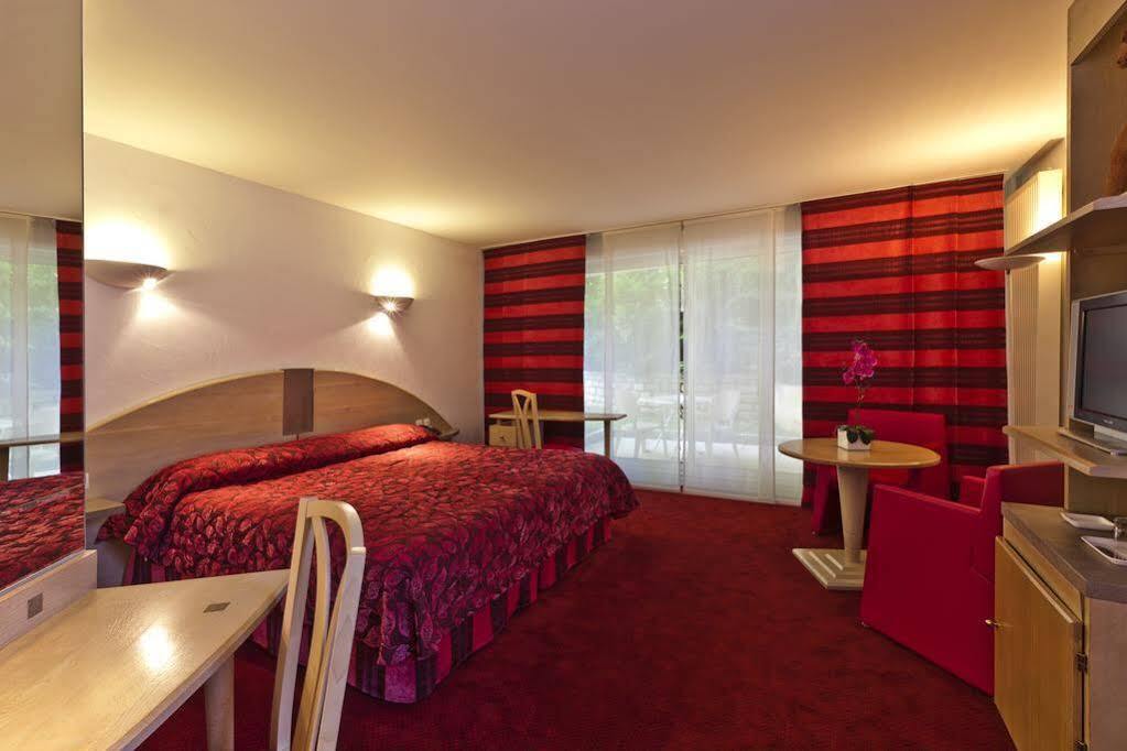 Chille Logis Hotel Parenthese, Restaurant & Spa מראה חיצוני תמונה